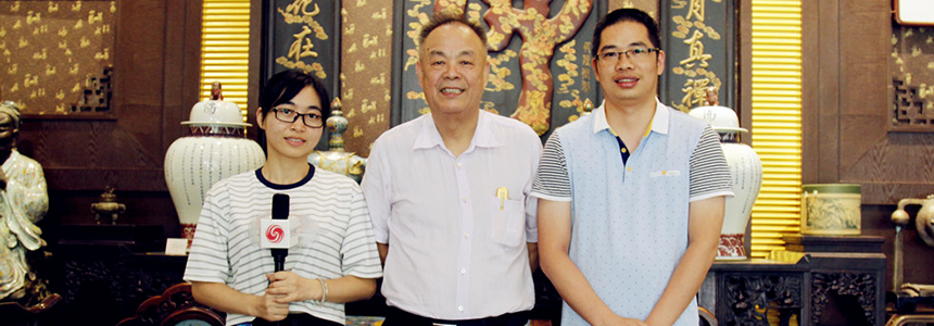 邱季端与凤凰厦门编辑合影